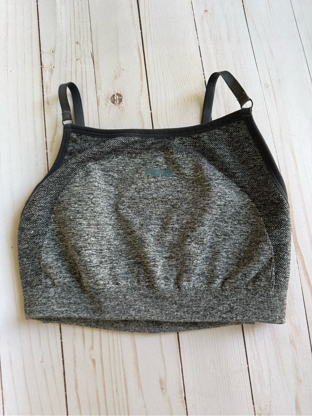 Gymshark Flex strappy sports bra in a heather gray knit material. Small